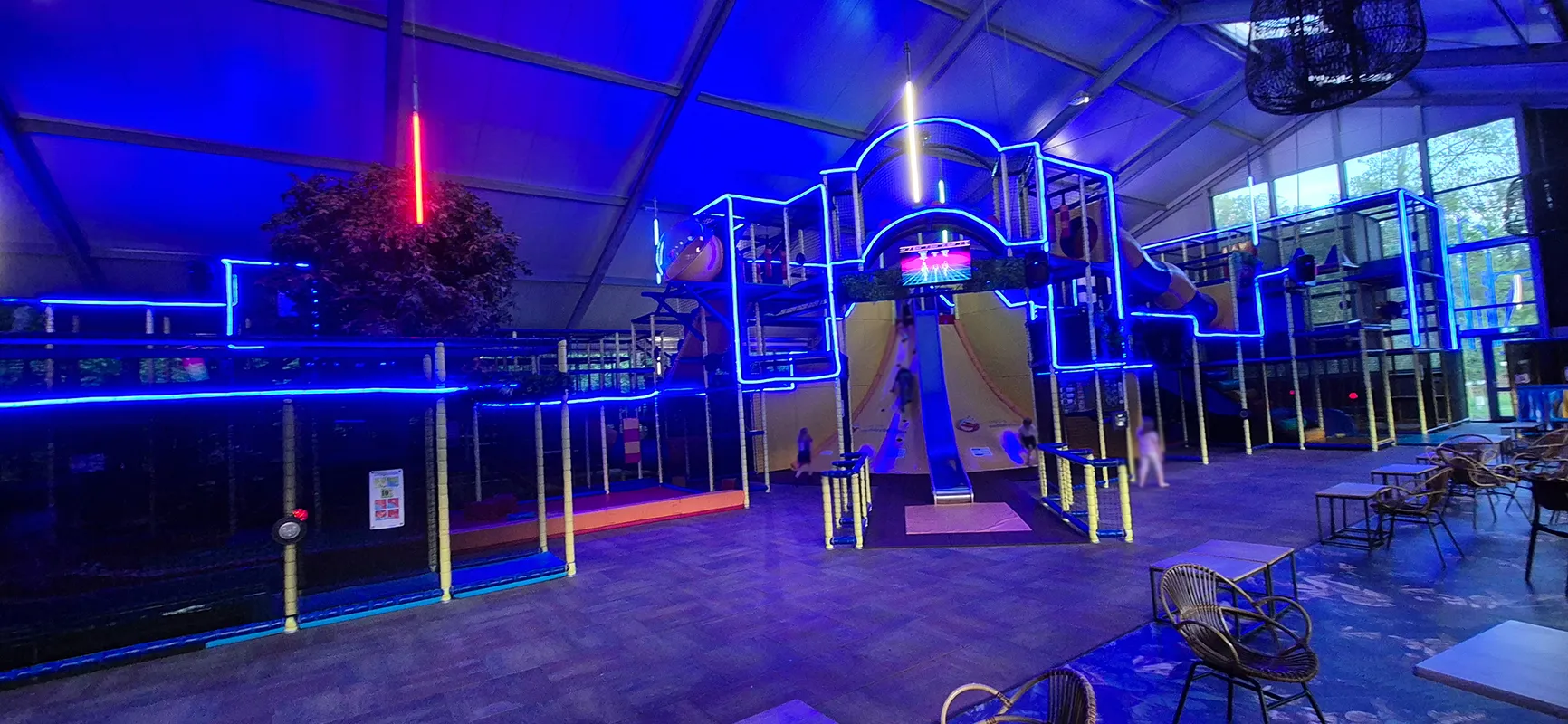 Interaktiver Actionspaß in der Indoorhalle auf Camping Wedderbergen